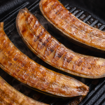 Grillaa banaania – keventäjän makea kesäherkku