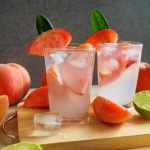 Terveellinen peach mocktail – raikas persikkajuoma ilman sokeria