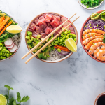 Kokeile näitä herkullisia sushibowleja – sushin maut helposti ja kevyesti kulhossa