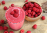 Kuvassa näkyy vadeelmasmoothie marjoilla