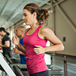 52-vuotiaan valmentajan kävelyrutiini toimii – testaa 30 minuutin ohjelma