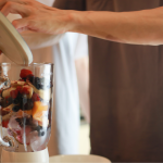 6 tapaa lisätä proteiinia smoothieen – näin teet juomasta helposti täyttävämmän
