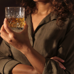 Väsyttääkö alkoholi nykyään enemmän kuin ennen? Tästä ilmiö johtuu